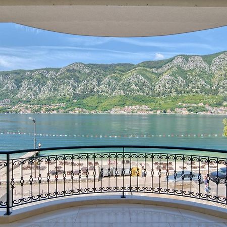 The Golden Luxury Apartments Котор Екстериор снимка