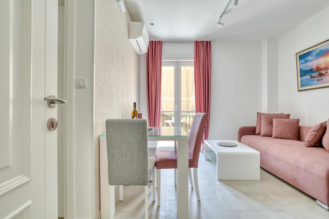 The Golden Luxury Apartments Котор Екстериор снимка