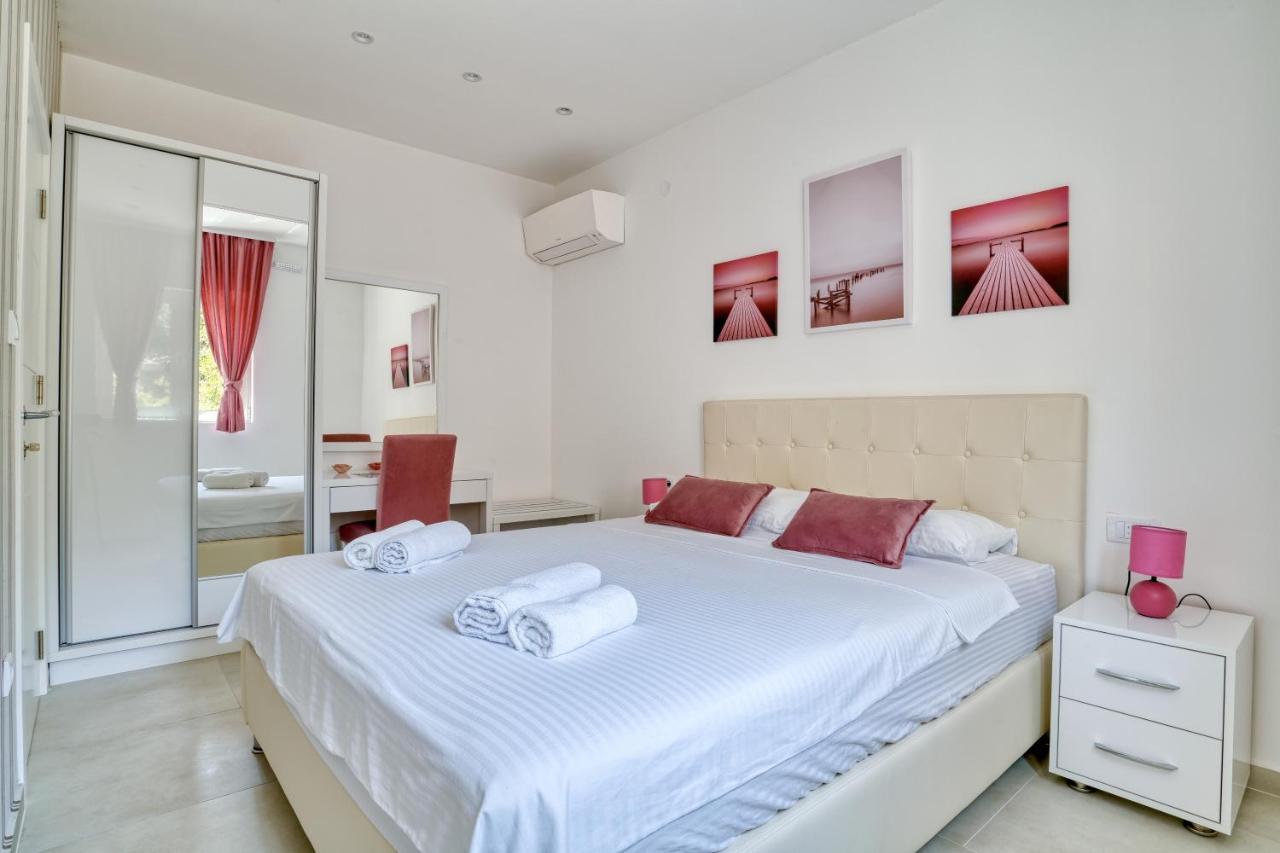 The Golden Luxury Apartments Котор Екстериор снимка