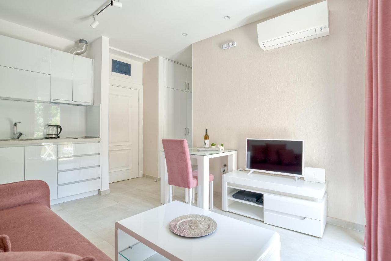The Golden Luxury Apartments Котор Екстериор снимка