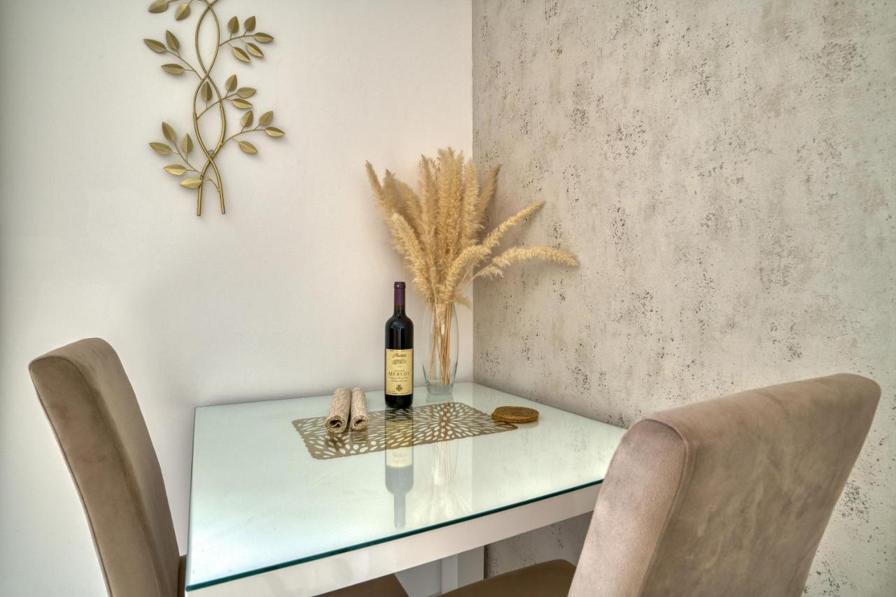 The Golden Luxury Apartments Котор Екстериор снимка