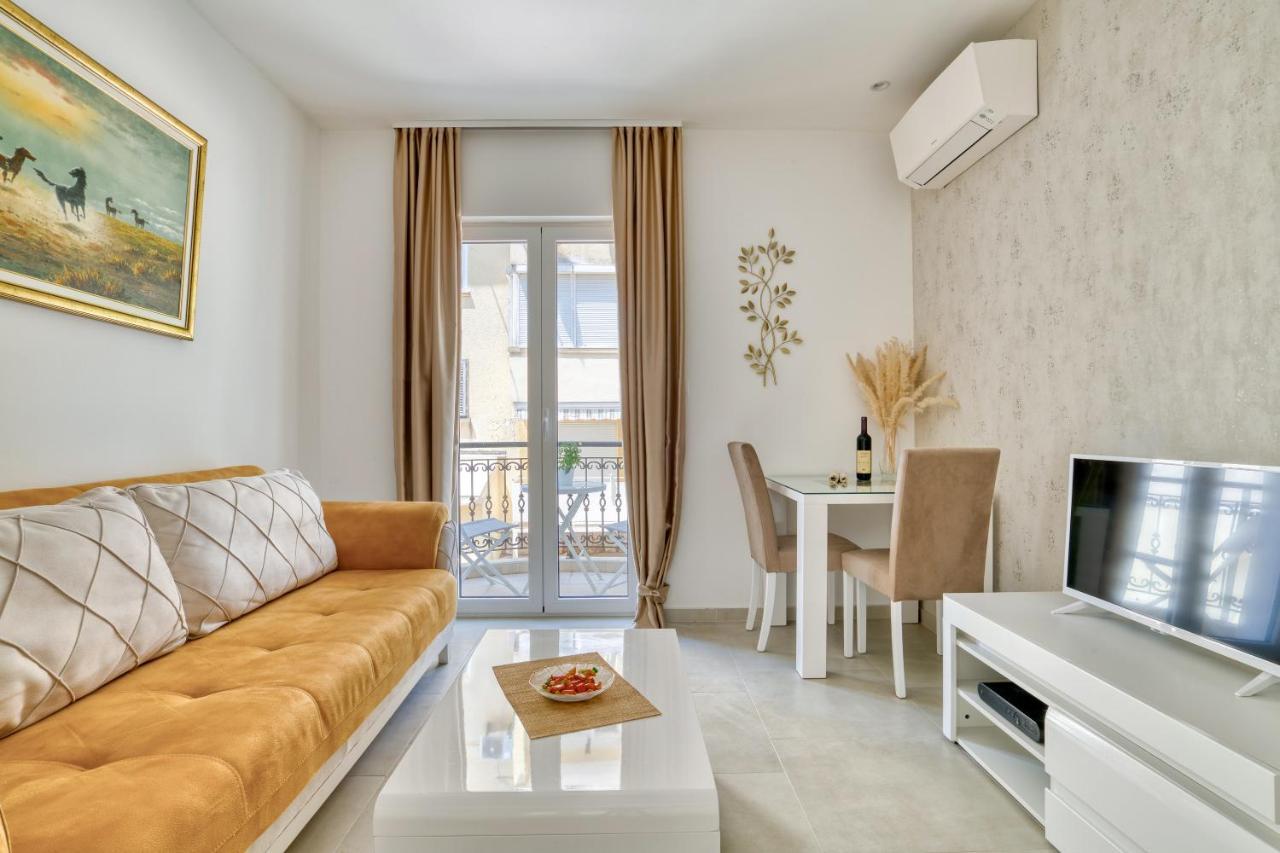 The Golden Luxury Apartments Котор Екстериор снимка