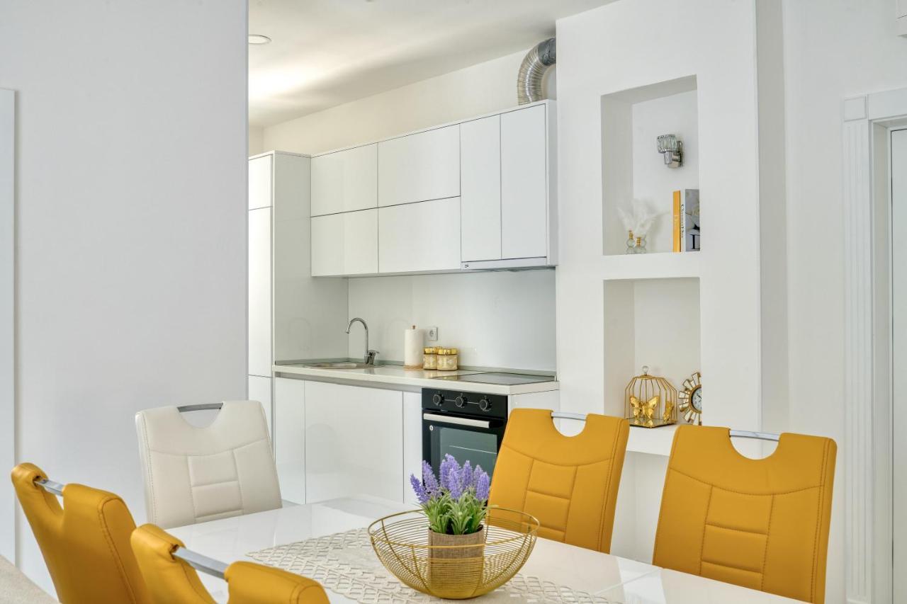 The Golden Luxury Apartments Котор Екстериор снимка