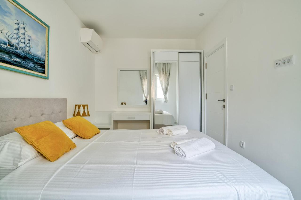 The Golden Luxury Apartments Котор Екстериор снимка