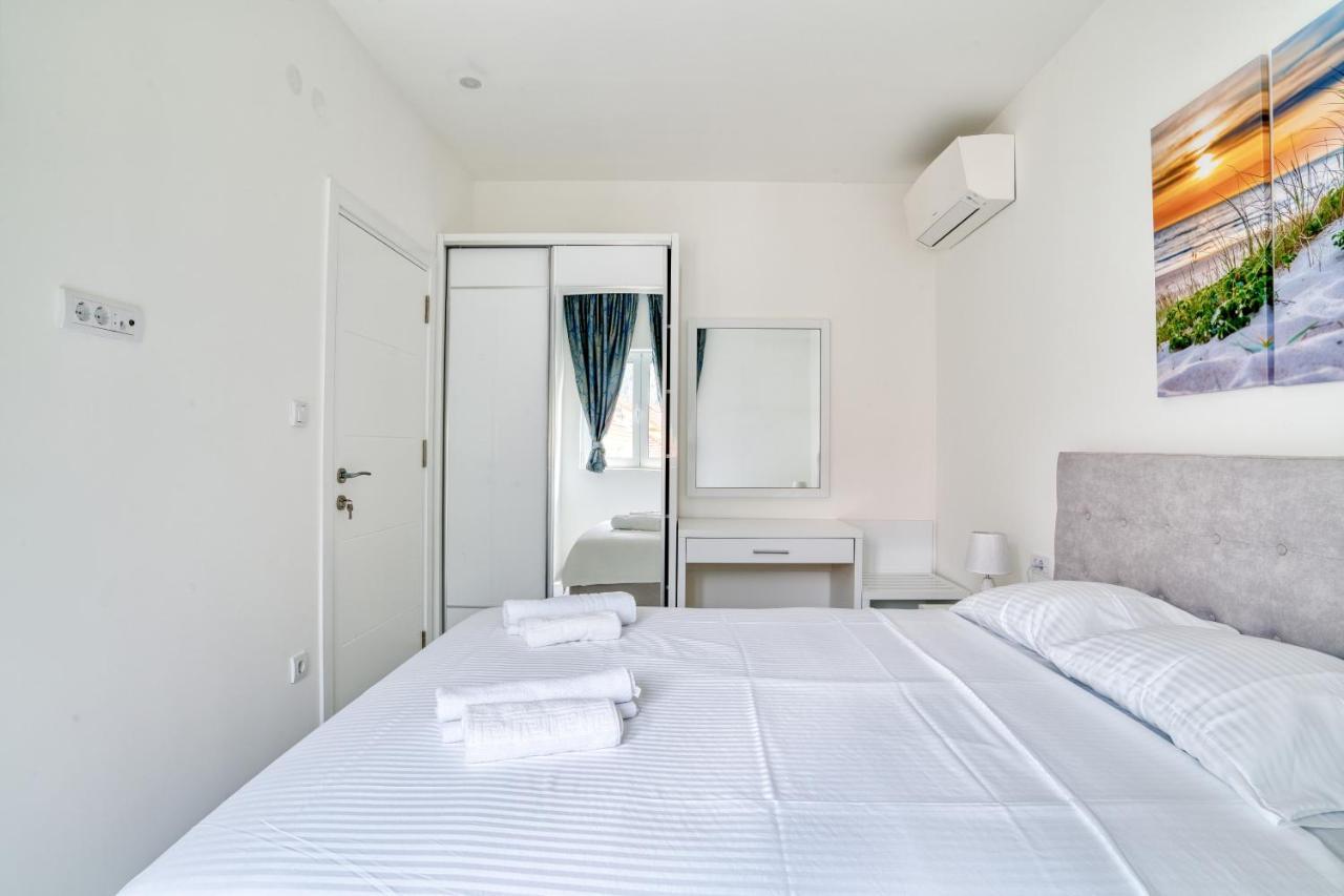 The Golden Luxury Apartments Котор Екстериор снимка