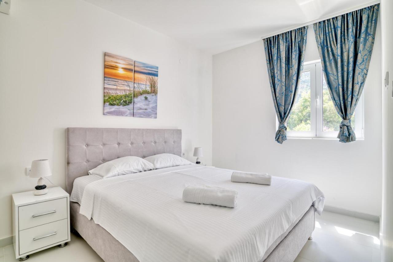 The Golden Luxury Apartments Котор Екстериор снимка