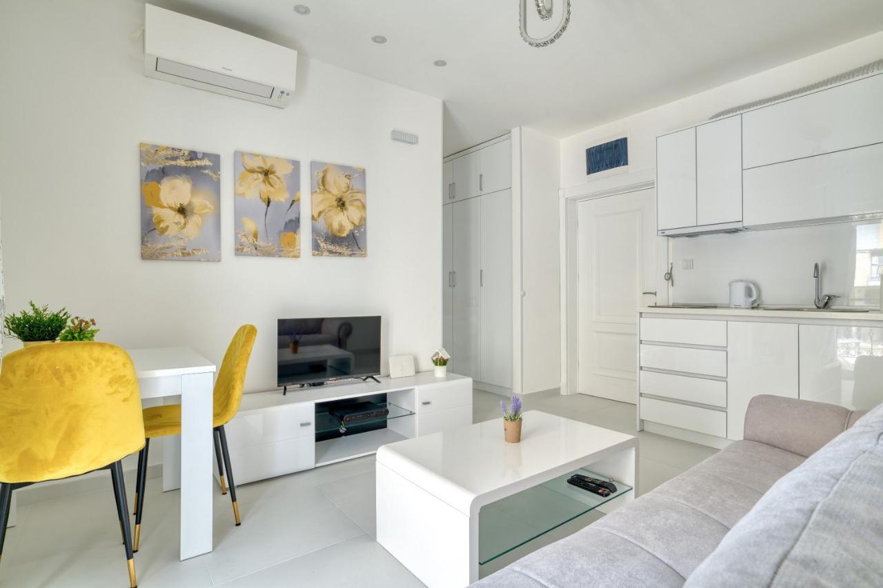 The Golden Luxury Apartments Котор Екстериор снимка