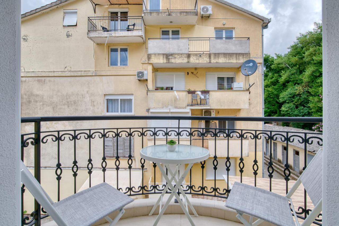 The Golden Luxury Apartments Котор Екстериор снимка
