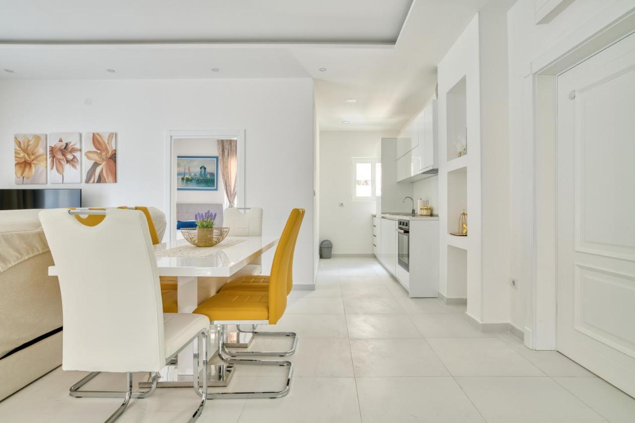 The Golden Luxury Apartments Котор Екстериор снимка