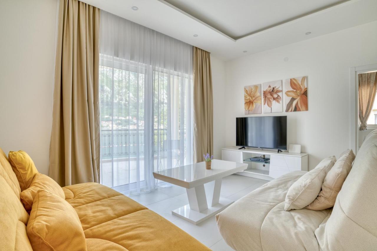 The Golden Luxury Apartments Котор Екстериор снимка