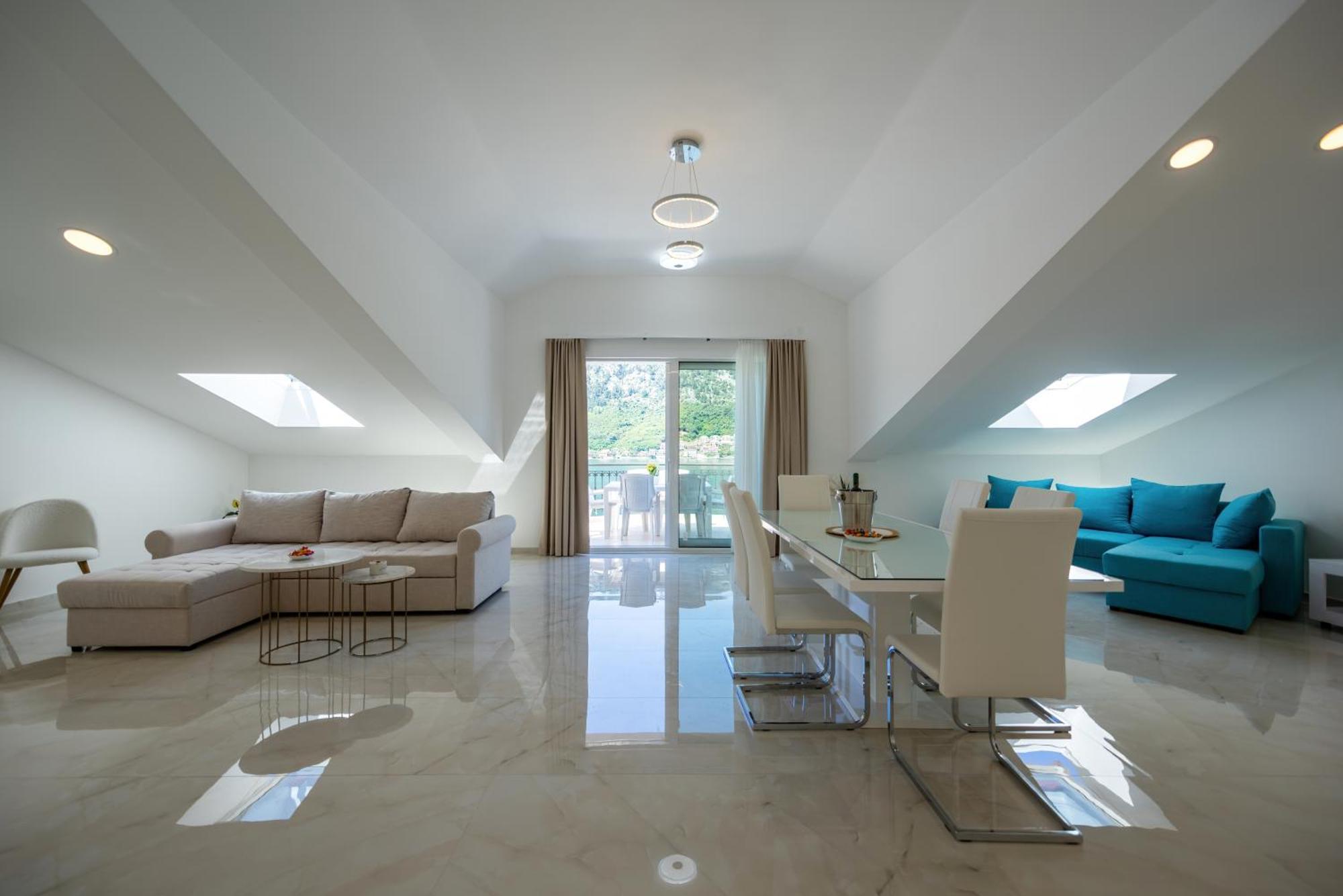 The Golden Luxury Apartments Котор Екстериор снимка